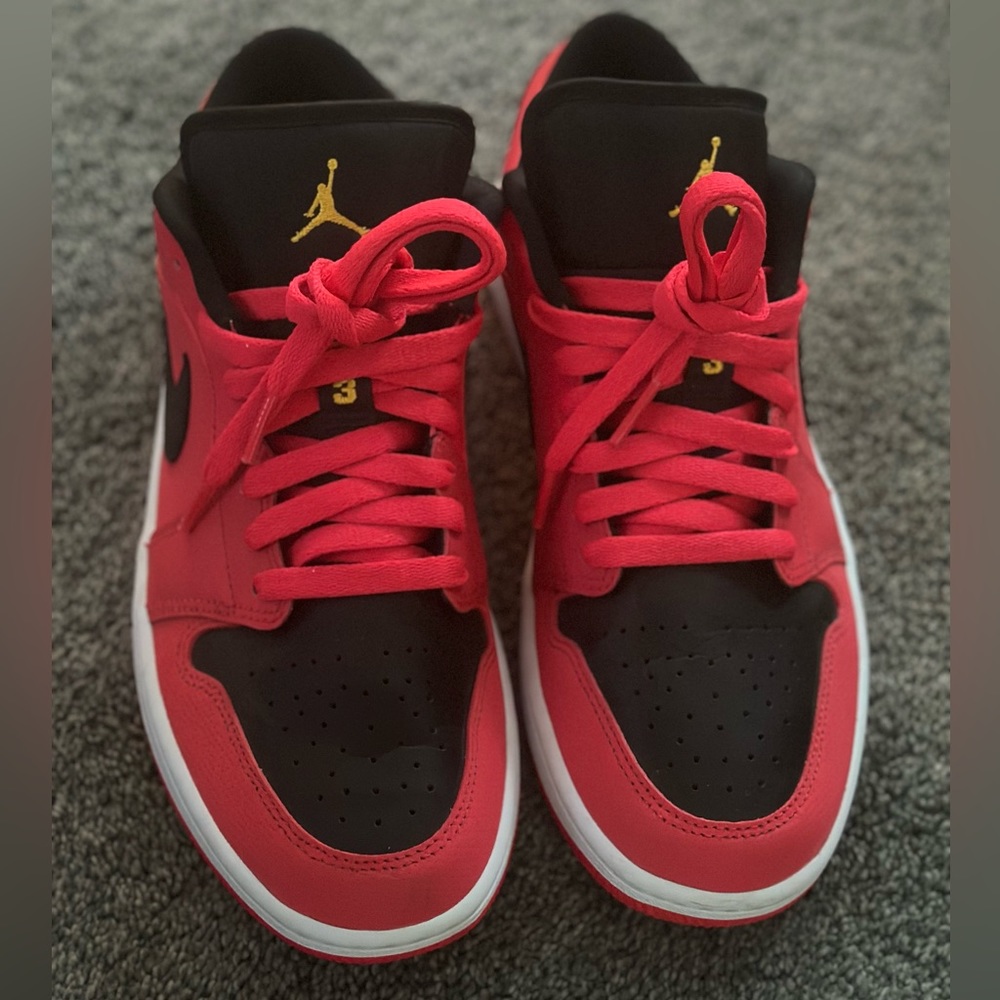 Women’s siren red Air Jordan 1 low